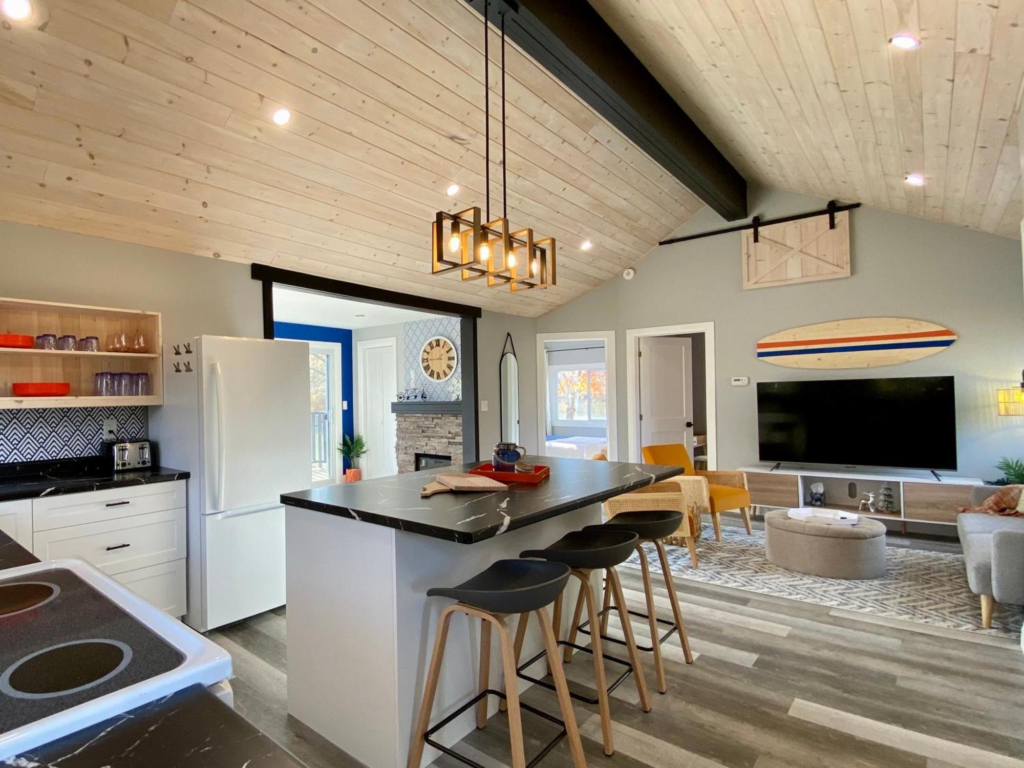 Creekside Cottage - Kayak, Sup, Fishing, Game Room, Steps To The Beach Kingsville Exterior photo